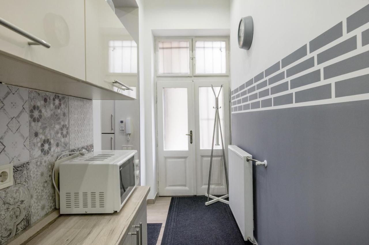 O Street 3 Bedroom Stylish Apartment Будапеща Екстериор снимка