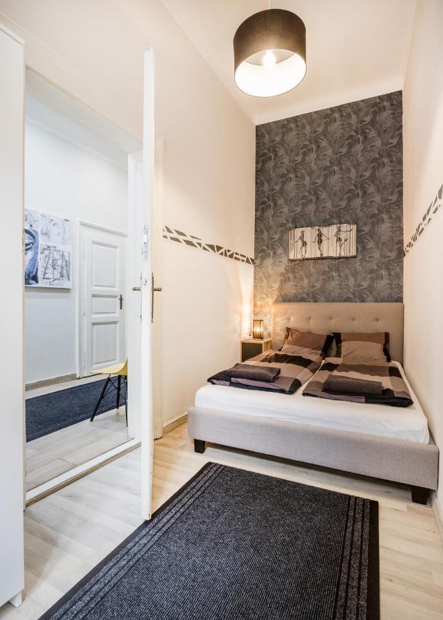 O Street 3 Bedroom Stylish Apartment Будапеща Екстериор снимка