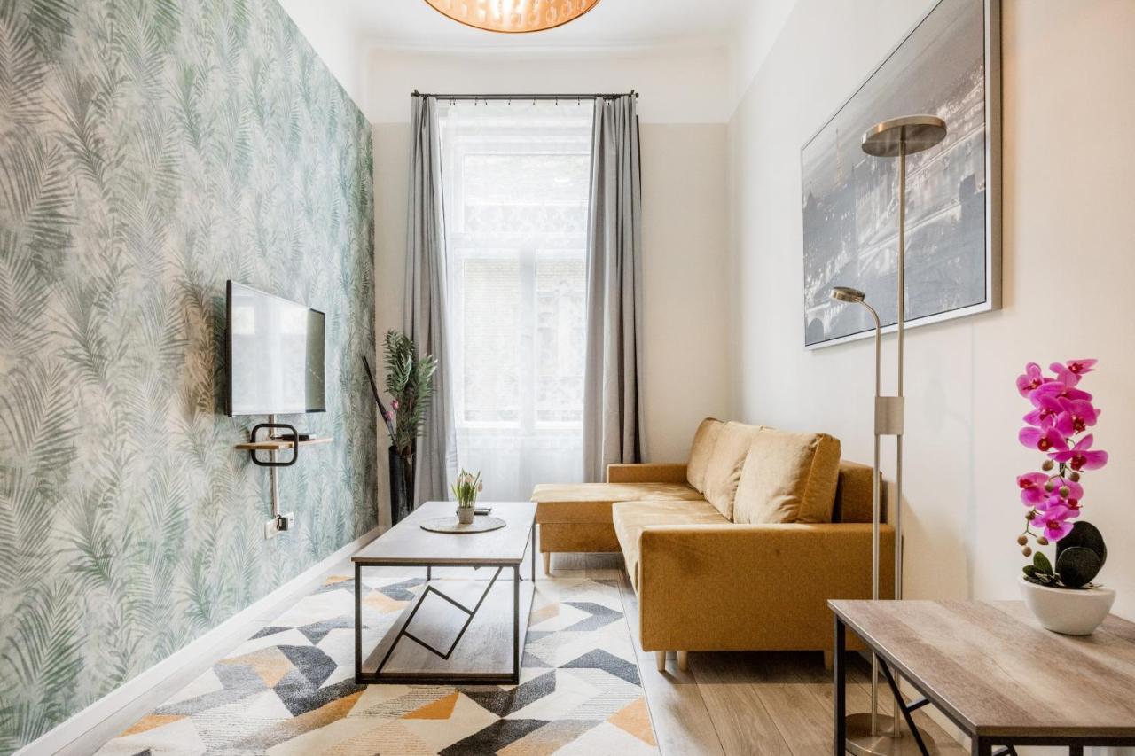 O Street 3 Bedroom Stylish Apartment Будапеща Екстериор снимка