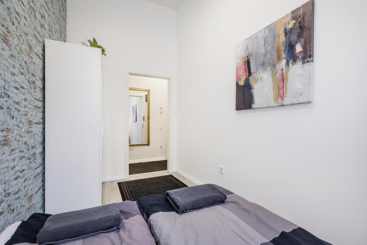 O Street 3 Bedroom Stylish Apartment Будапеща Екстериор снимка