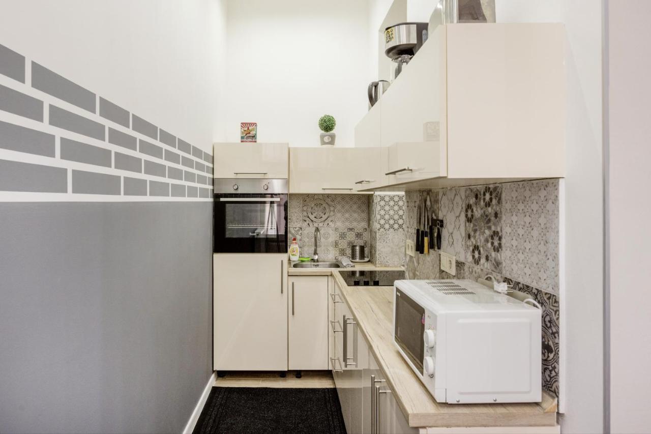 O Street 3 Bedroom Stylish Apartment Будапеща Екстериор снимка