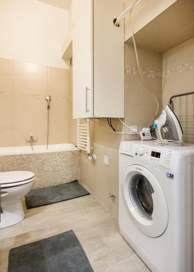 O Street 3 Bedroom Stylish Apartment Будапеща Екстериор снимка