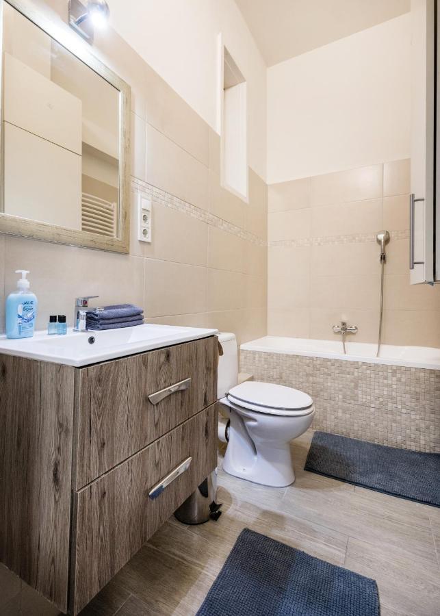 O Street 3 Bedroom Stylish Apartment Будапеща Екстериор снимка