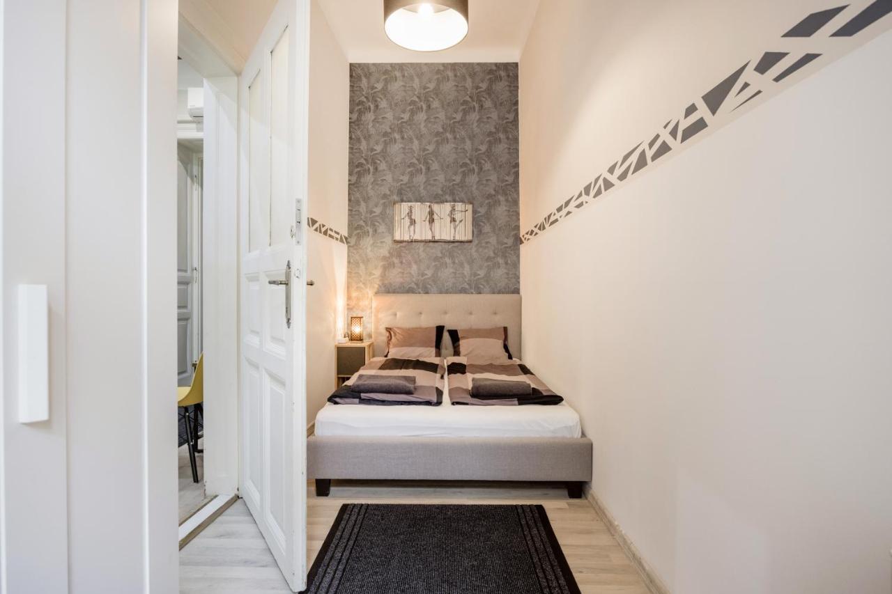 O Street 3 Bedroom Stylish Apartment Будапеща Екстериор снимка